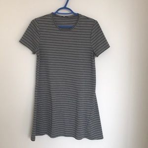 T-shirt dress grey